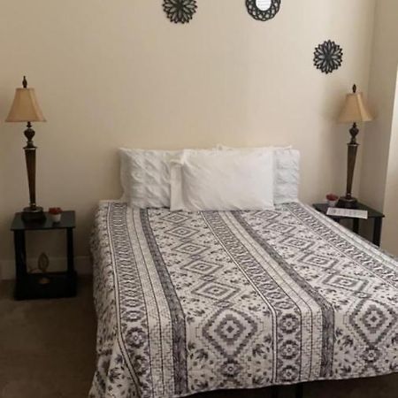 Апартаменты Downtown Cozy Apt Индианаполис Экстерьер фото